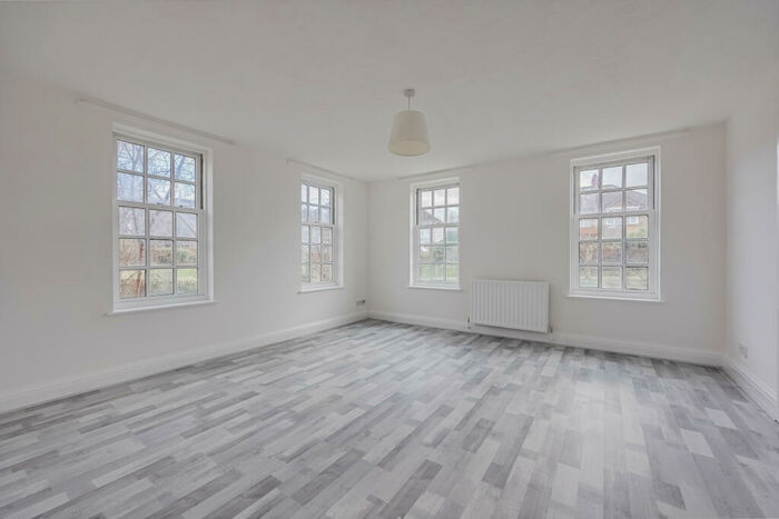 2 Bedroom Apartment To Rent In London Road, Mitcham, CR4