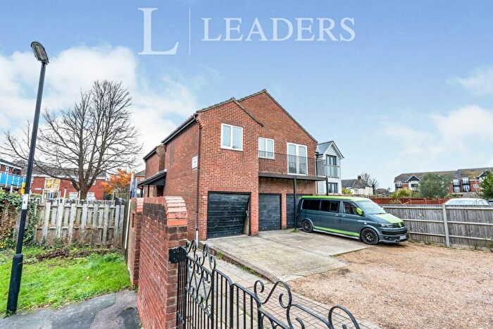 2 Bedroom Apartment To Rent In Cobden Marine Court, Southampton, SO17