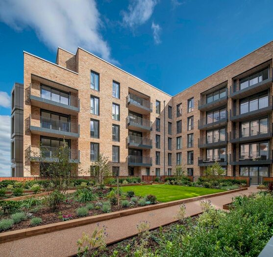 2 Bedroom Flat To Rent In Sandown House, High Street, Staines-Upon-Thames, Surrey, TW18