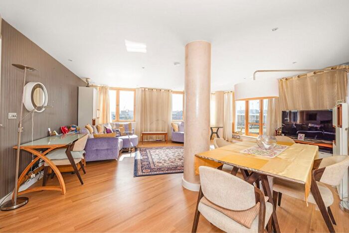 2 Bedroom Flat For Sale In Hannover Quay, Bristol, BS1