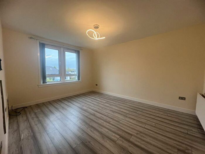 2 Bedroom Flat For Sale In Finlaystone Road, Kilmacolm, PA13