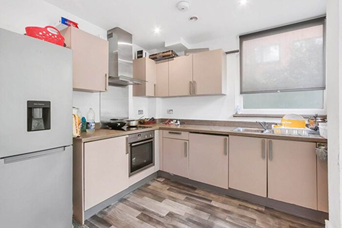 2 Bedroom Flat To Rent In Windsor Road, Slough, SL1