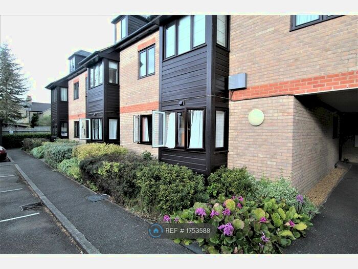 2 Bedroom Flat To Rent In St Margarets Square, Cambridge, CB1