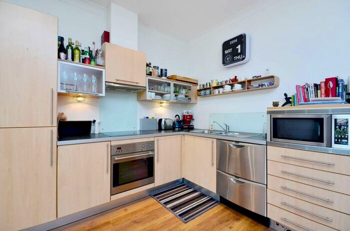 2 Bedroom Flat To Rent In Northpoint Square, Camden, London, NW1