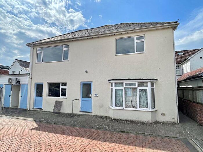 1 Bedroom Flat To Rent In Elm Grove, Hayling Island., PO11