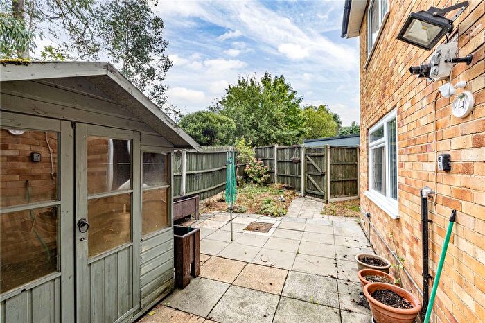 2 Bedroom End Of Terrace House For Sale In Hillside Gardens, Addlestone, Surrey, KT15