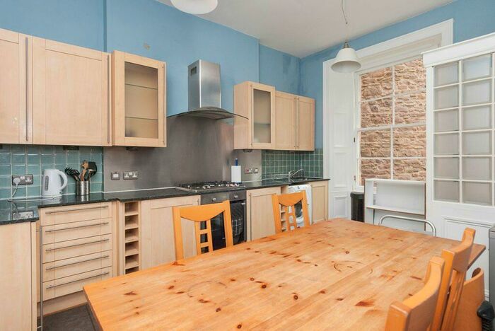 5 Bedroom Flat To Rent In L &#; Melville Terrace, Edinburgh, EH9