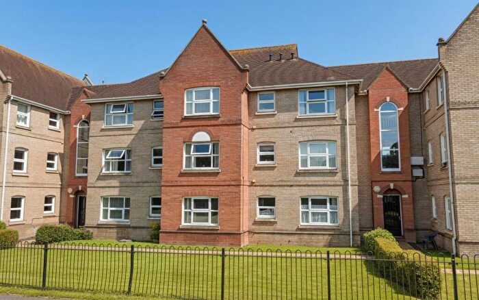 1 Bedroom Apartment For Sale In Tallow Gate, South Woodham Ferrers, CM3