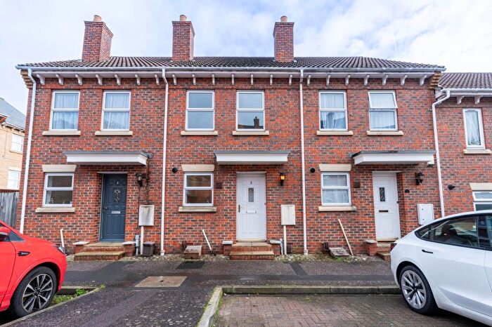 2 Bedroom Terraced House For Sale In Mark Street, Chatham, ME4