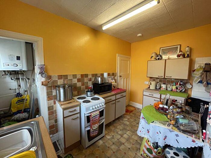 3 Bedroom Flat For Sale In Heaton Road, Heaton, Newcastle Upon Tyne, NE6