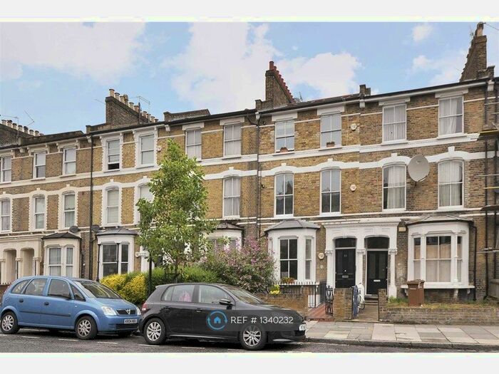 Studio To Rent In Evering Road, London, N16