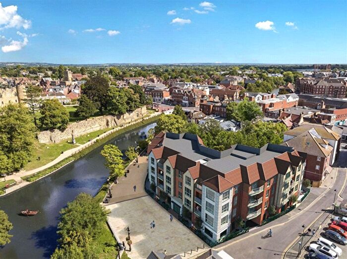 2 Bedroom Flat For Sale In Brook House, New Wharf Road, Tonbridge, TN9