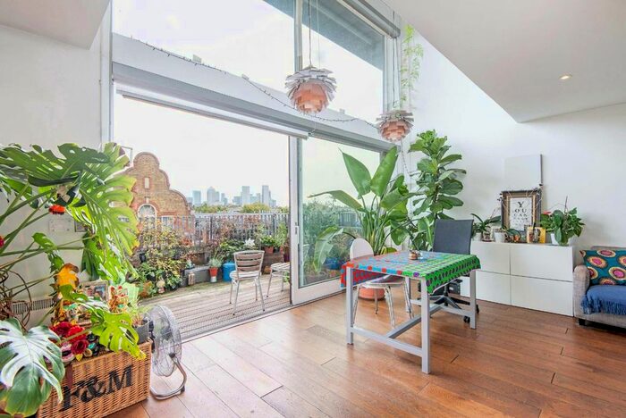 2 Bedroom Flat To Rent In Clark Street, London, E1