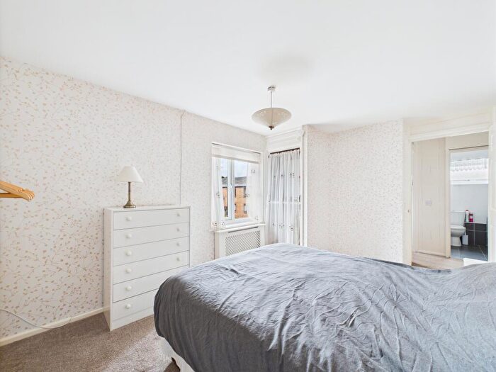 2 Bedroom Apartment For Sale In Stonyhurst Court, Shelton Lock, DE24