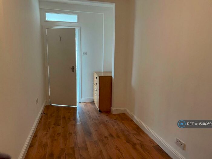 1 Bedroom Flat To Rent In Factory Road, Hinckley, LE10