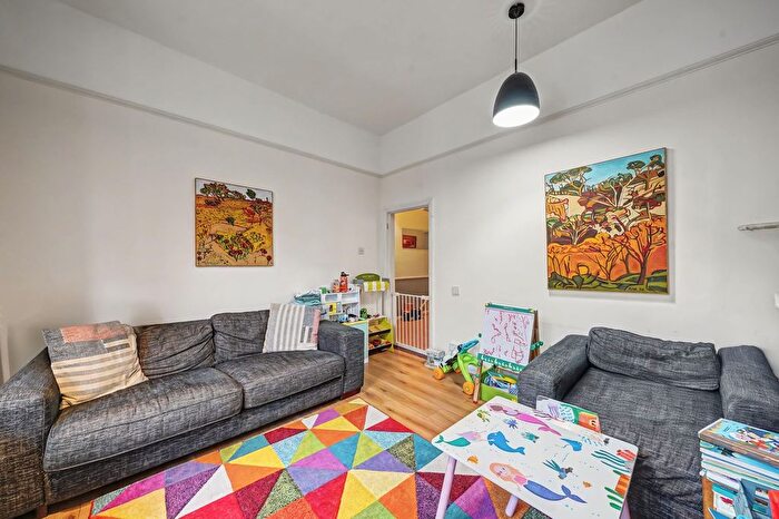 4 Bedroom Flat To Rent In Grafton Terrace, London, NW5