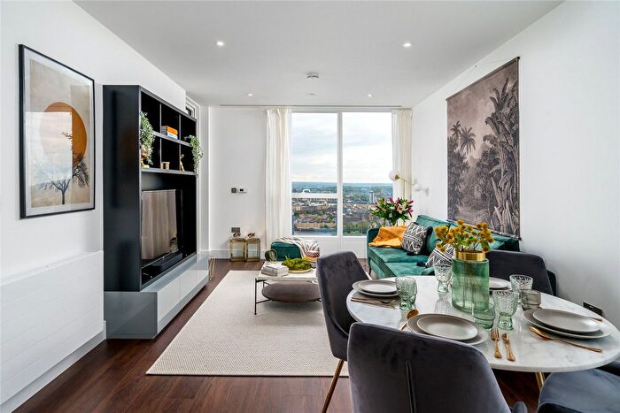 2 Bedroom Flat For Sale In Harbour Way, London, E14