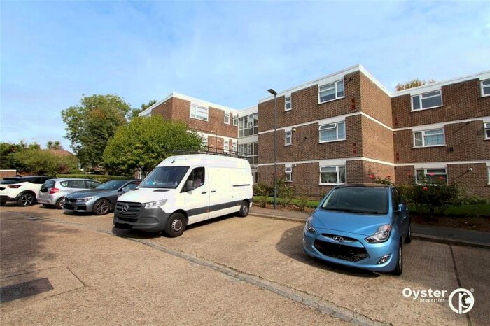 2 Bedroom Apartment To Rent In Sussex House, Stratton Close, Edgware, HA8