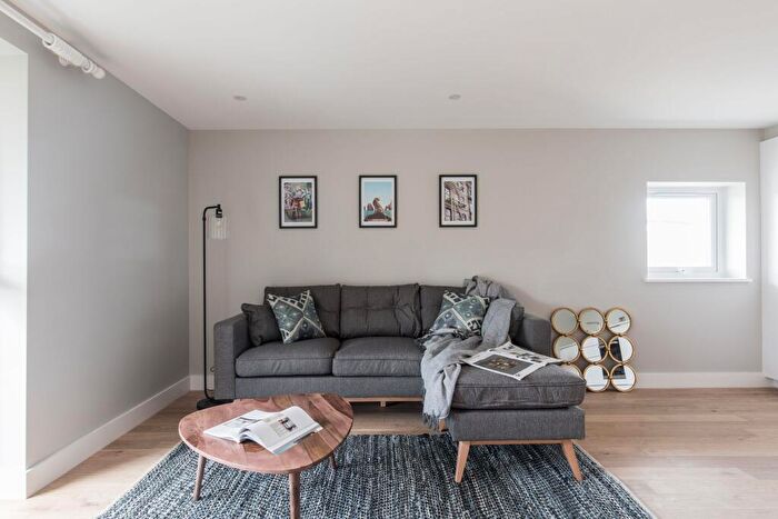 1 Bedroom Flat To Rent In Pavilion Court, NW3