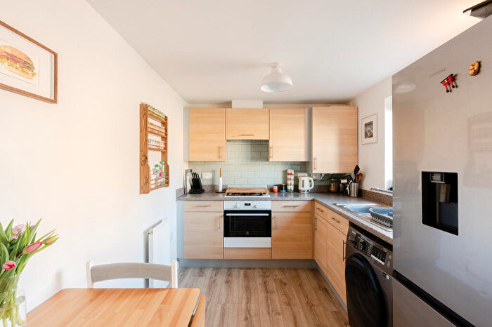 2 Bedroom Flat For Sale In Goosefoot Road, Lyde Green, BS16