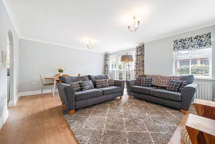 2 Bedroom Flat For Sale In Belvedere Place, SW2