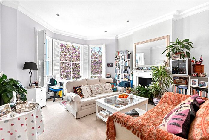 1 Bedroom Flat For Sale In Redcliffe Gardens, Chelsea, London, SW10