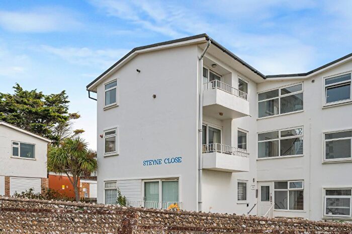 2 Bedroom Flat For Sale In Steyne Close, Crooked Lane, Seaford, East Sussex, BN25