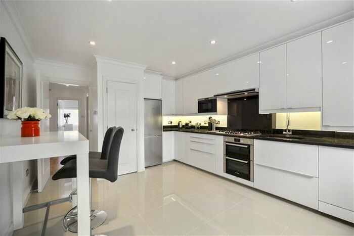 3 Bedroom Flat To Rent In Elvaston Place, London, SW7