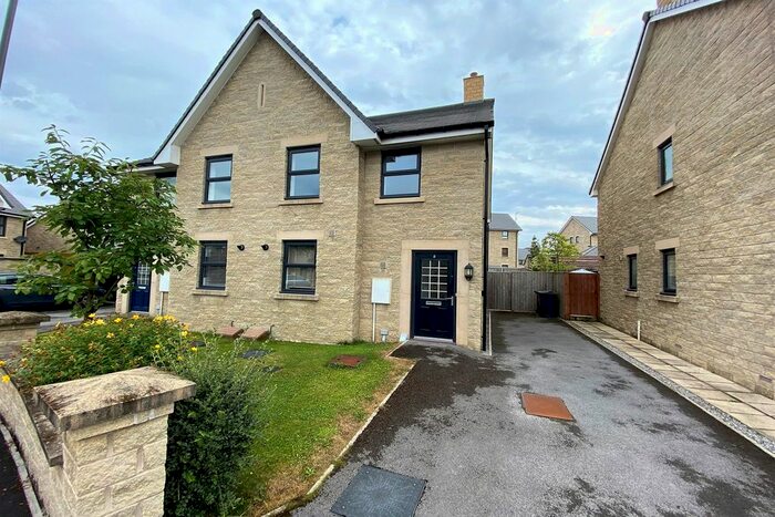 4 Bedroom Semi-Detached House To Rent In Orchid Drive, Chapel-En-Le-Frith, High Peak, SK23