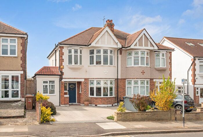 3 Bedroom Semi Detached House For Sale In Arundel Avenue, Morden, SM4