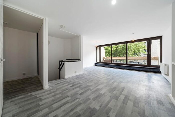 2 Bedroom Apartment To Rent In Stoneleigh Terrace, London, N19