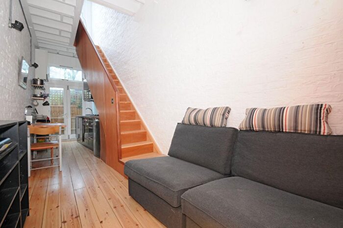 1 Bedroom Property To Rent In Stapleton Hall Road, Stroud Green, London, N4