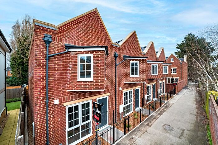 2 Bedroom End Of Terrace House To Rent In Johnson Close, Egham, TW20