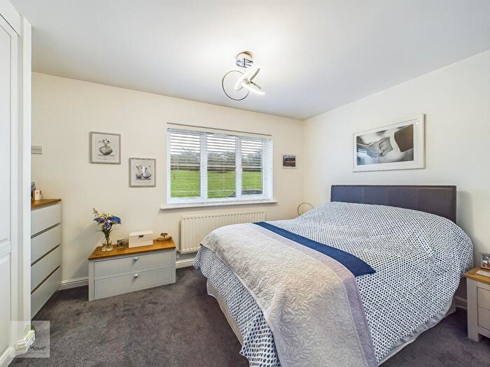 2 Bedroom Semi-Detached House For Sale In Sallow Close, St. Marys Island, Chatham, Kent, ME4