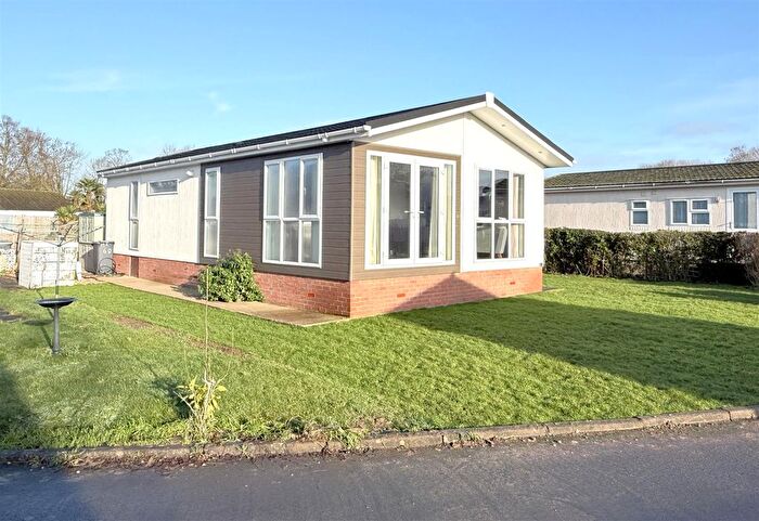 2 Bedroom Park Home For Sale In Langar Woods Park, Langar, NG13