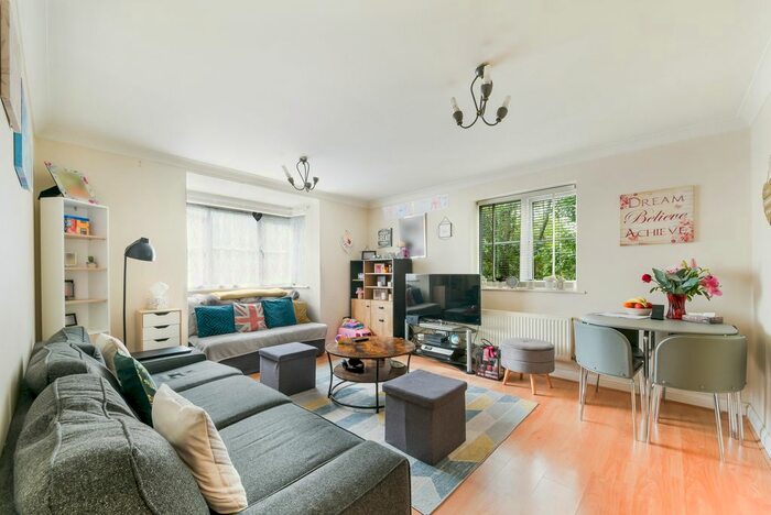 2 Bedroom Flat To Rent In Wykehurst House, SW19