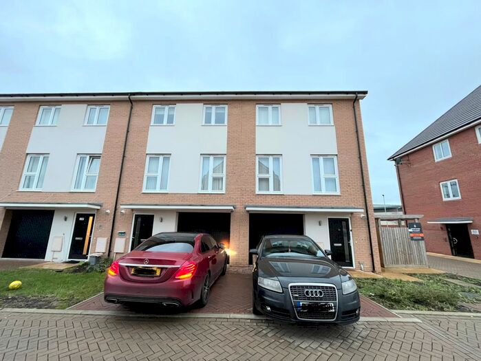 4 Bedroom Town House To Rent In Bentley Grove, Thorpe Road, Peterborough, PE3