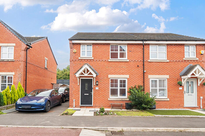 3 Bedroom Semi-Detached House For Sale In Waterhouses Street, Audenshaw, Manchester, M34