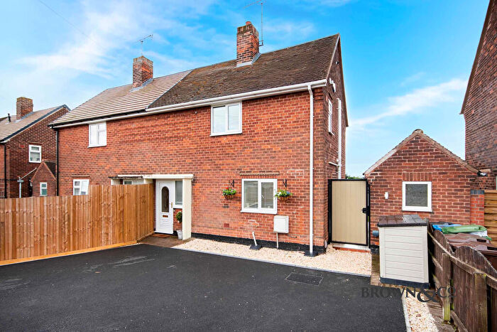 2 Bedroom Semi-Detached House For Sale In Kilton Glade, Worksop, S81