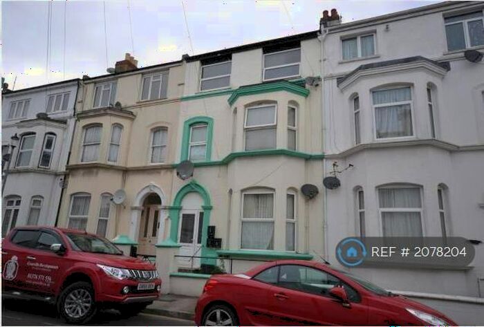 2 Bedroom Flat To Rent In Pallister Road, Clacton On-Sea, CO15