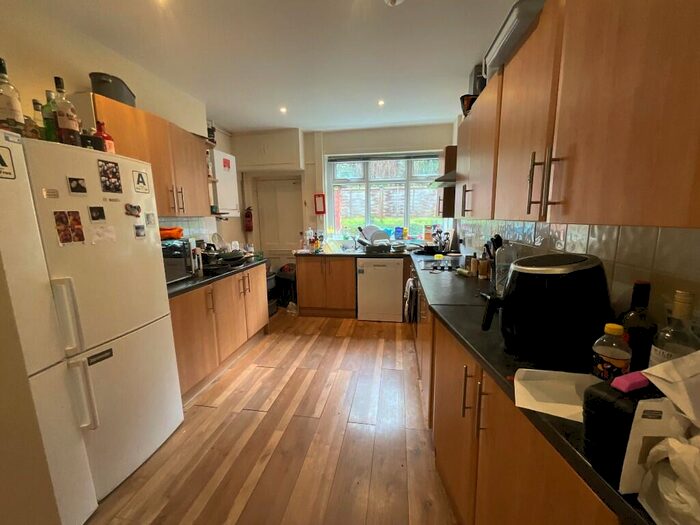 5 Bedroom Semi-Detached House To Rent In Harrington Drive, Nottingham, Nottinghamshire, NG7