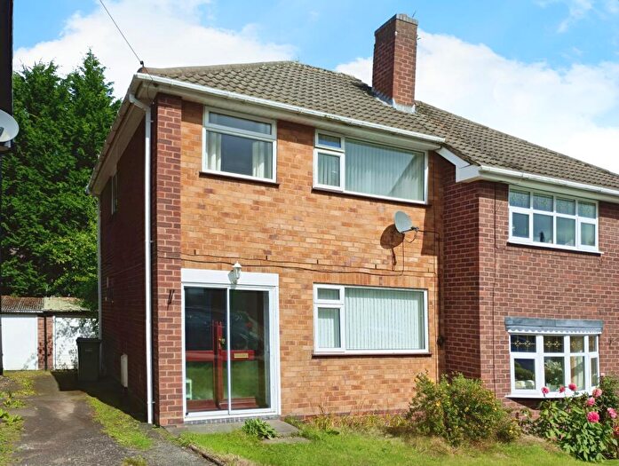 3 Bedroom Semi Detached House For Sale In Glendale Close, Halesowen, B63