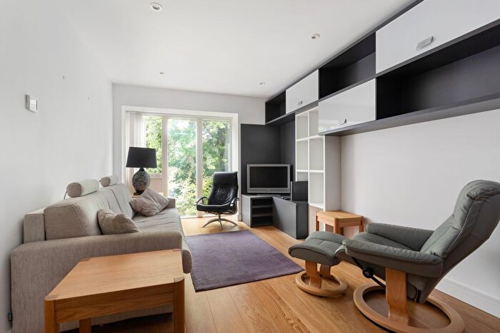 1 Bedroom Flat To Rent In Beckett House, Westking Place, London, WC1H