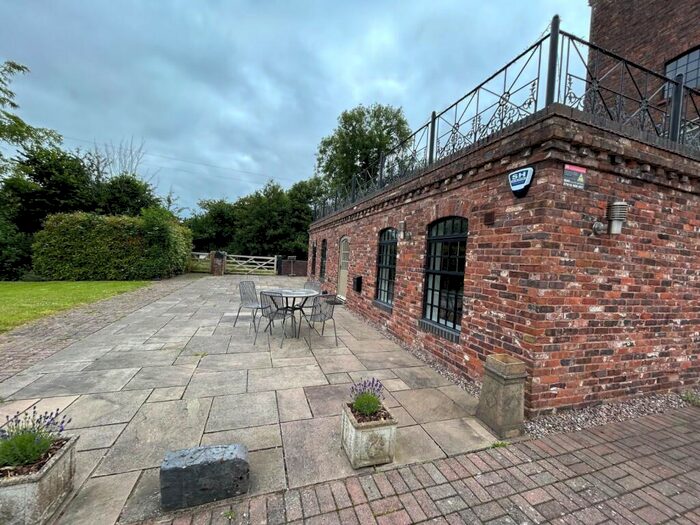 2 Bedroom Flat To Rent In Tylers Lock, London Lane, Tardebigge, Bromsgrove, B60