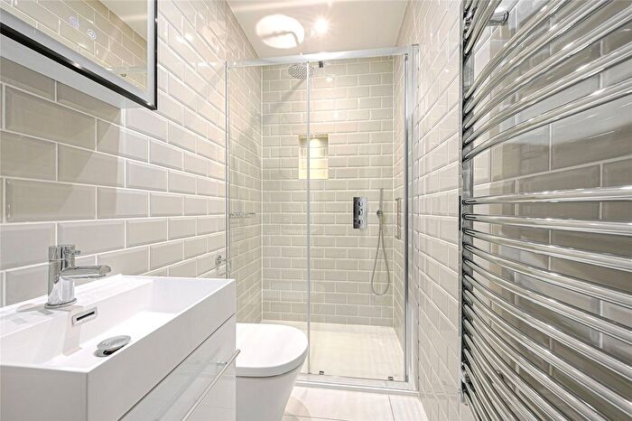 2 Bedroom Flat To Rent In Acton Lane, London, W4