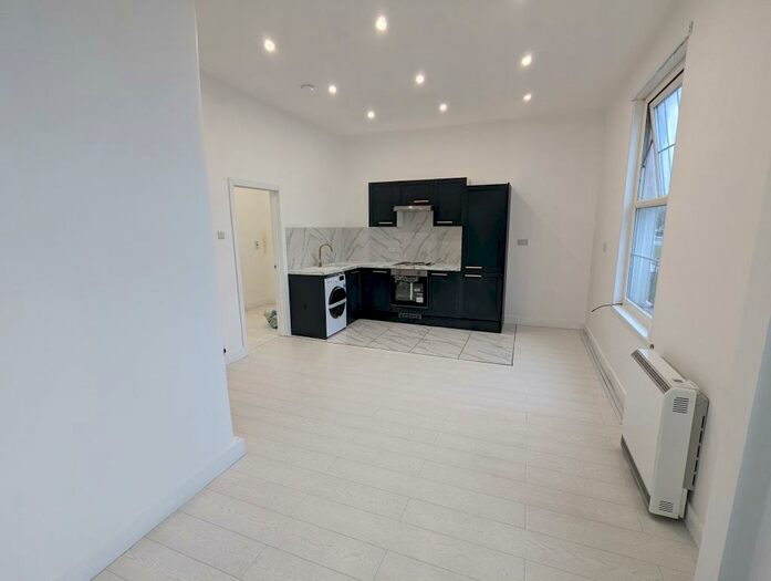 1 Bedroom Apartment To Rent In Aldridge Road, Perry Barr, Birmingham, B42