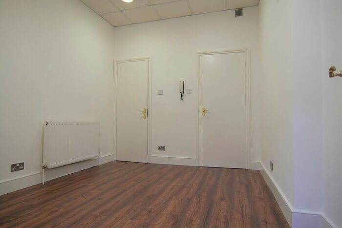 Studio To Rent In Accommodation Road, London, Golders Green, NW11