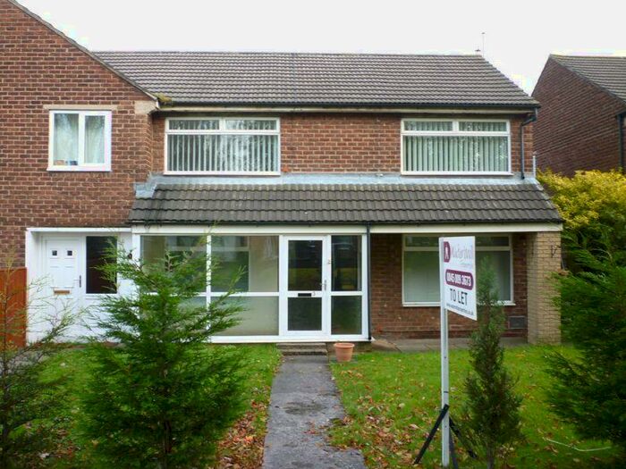 3 Bedroom Semi-Detached House To Rent In Laburnum Grove, Hebburn, NE31