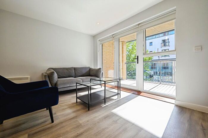 2 Bedroom Apartment To Rent In Gatehouse Apartments, Southampton Southampton, SO14