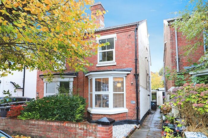 3 Bedroom Semi Detached House For Sale In Baxter Avenue, Kidderminster, DY10